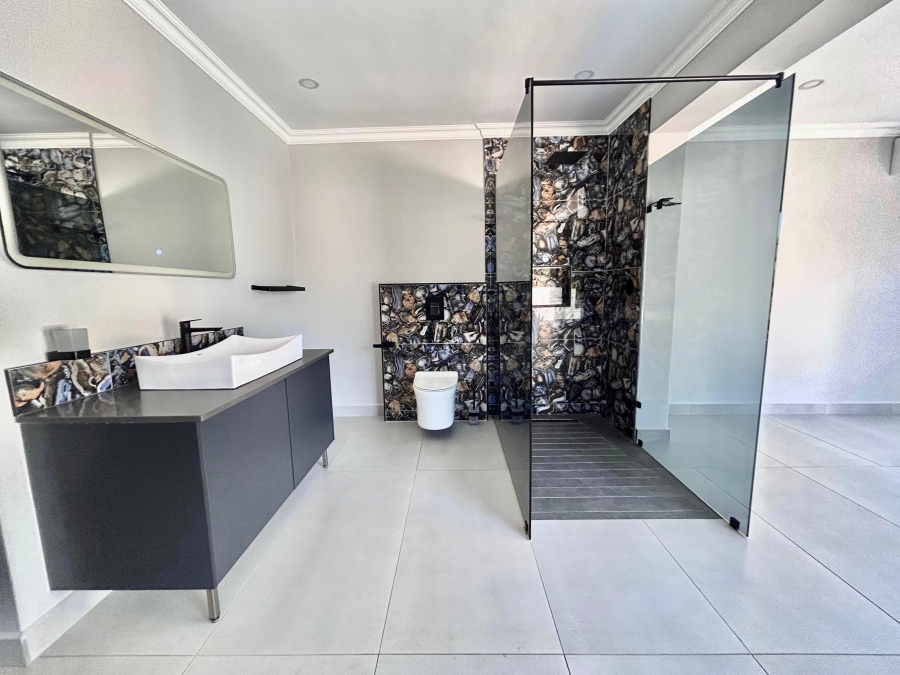 To Let 4 Bedroom Property for Rent in Ballito Central KwaZulu-Natal