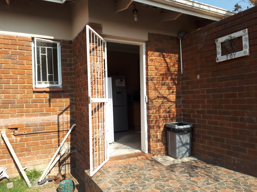 3 Bedroom Property for Sale in Sunnyridge KwaZulu-Natal