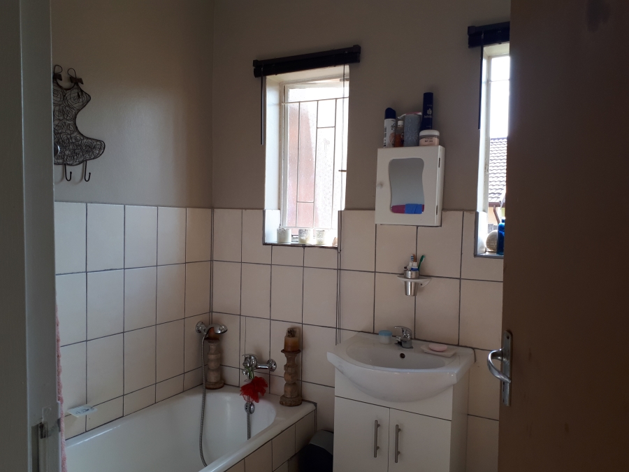 3 Bedroom Property for Sale in Sunnyridge KwaZulu-Natal
