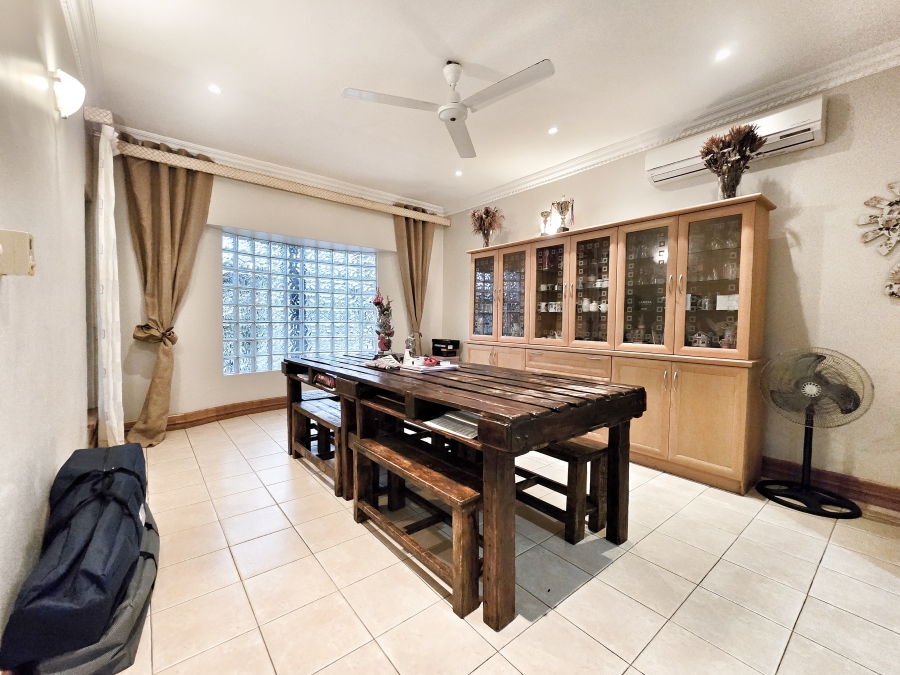 4 Bedroom Property for Sale in Meer En See KwaZulu-Natal