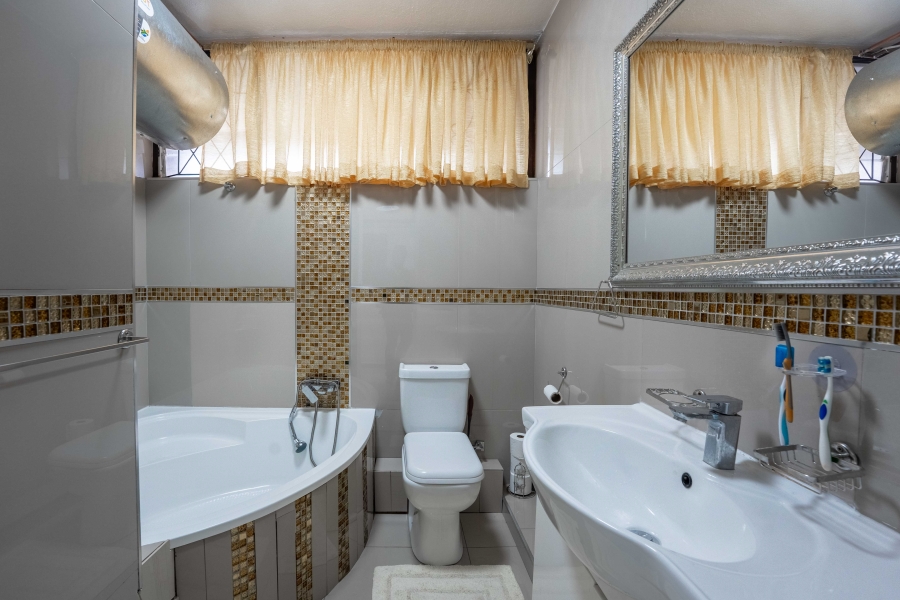 3 Bedroom Property for Sale in Amanzimtoti KwaZulu-Natal