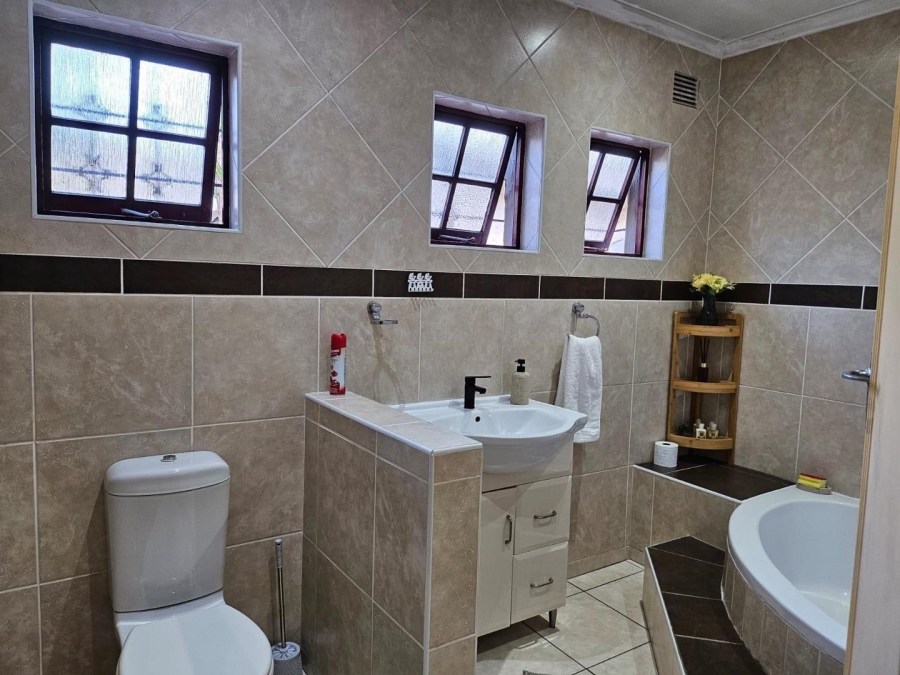 To Let 3 Bedroom Property for Rent in Malvern KwaZulu-Natal