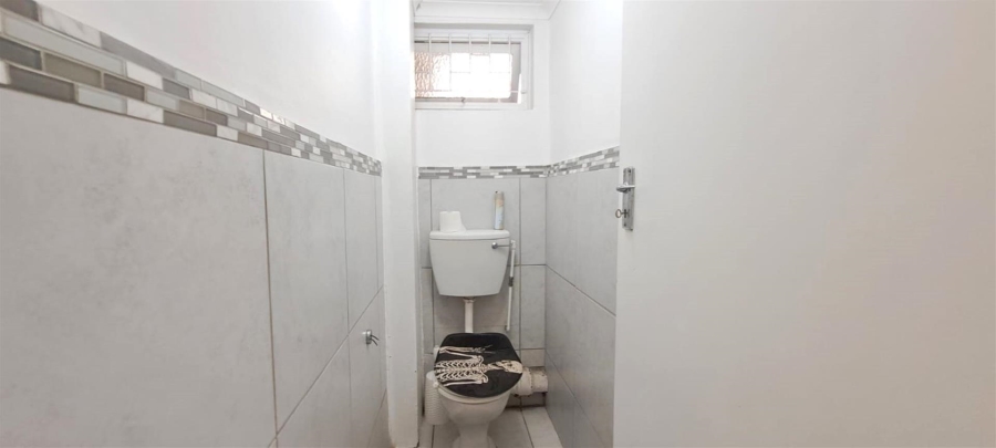 2 Bedroom Property for Sale in Glenwood KwaZulu-Natal