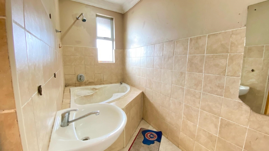 2 Bedroom Property for Sale in Glenwood KwaZulu-Natal