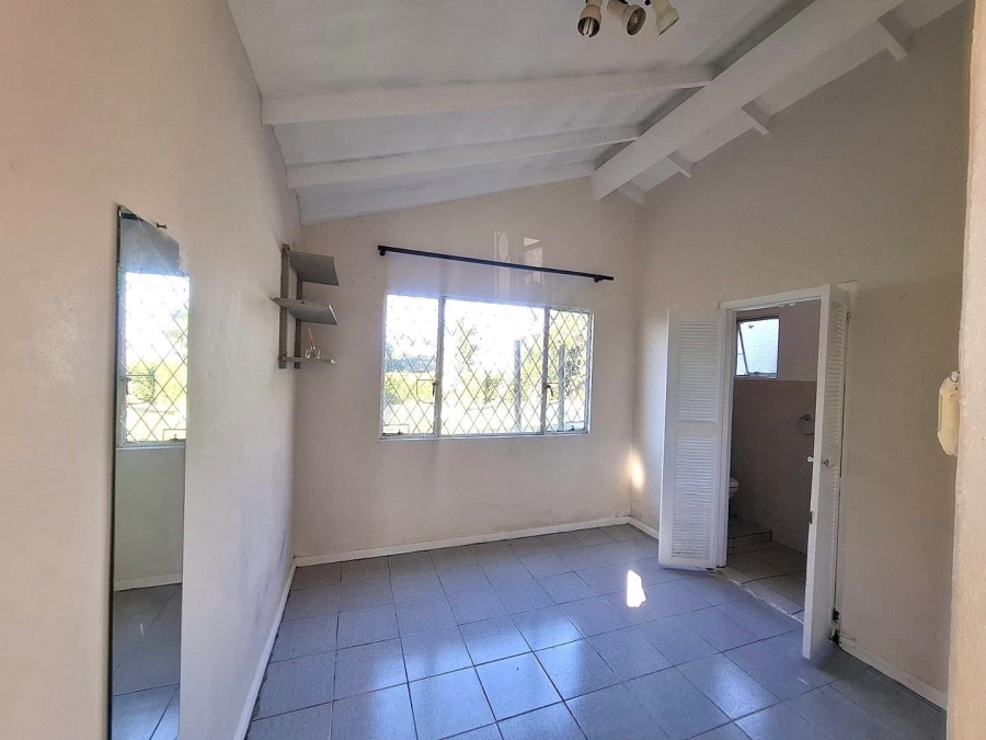 1 Bedroom Property for Sale in Dawncliffe KwaZulu-Natal