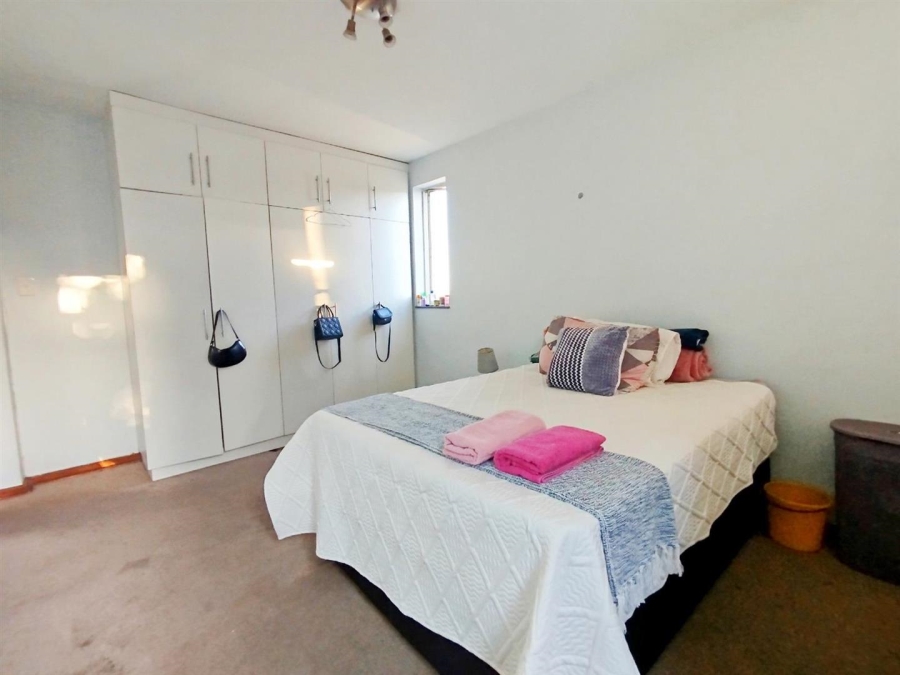 2 Bedroom Property for Sale in Essenwood KwaZulu-Natal