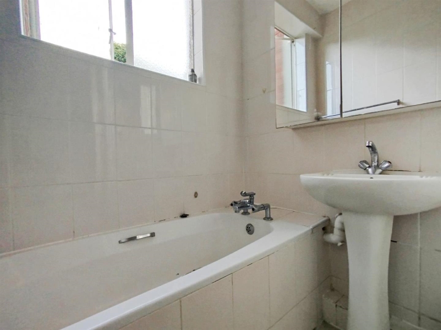 2 Bedroom Property for Sale in Essenwood KwaZulu-Natal