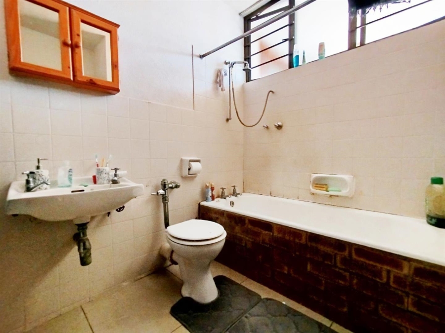 1 Bedroom Property for Sale in Amanzimtoti KwaZulu-Natal