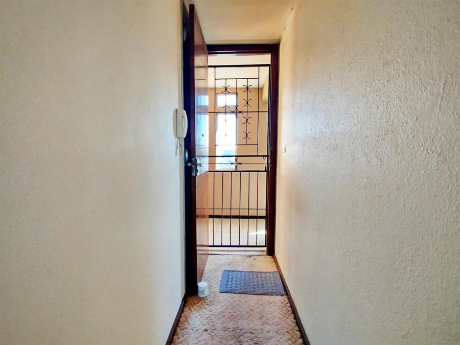 1 Bedroom Property for Sale in Amanzimtoti KwaZulu-Natal