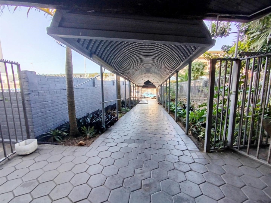 1 Bedroom Property for Sale in Amanzimtoti KwaZulu-Natal