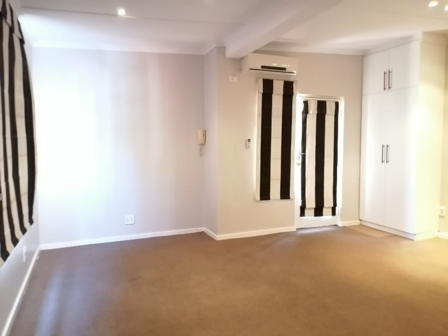 To Let 6 Bedroom Property for Rent in Glenwood KwaZulu-Natal