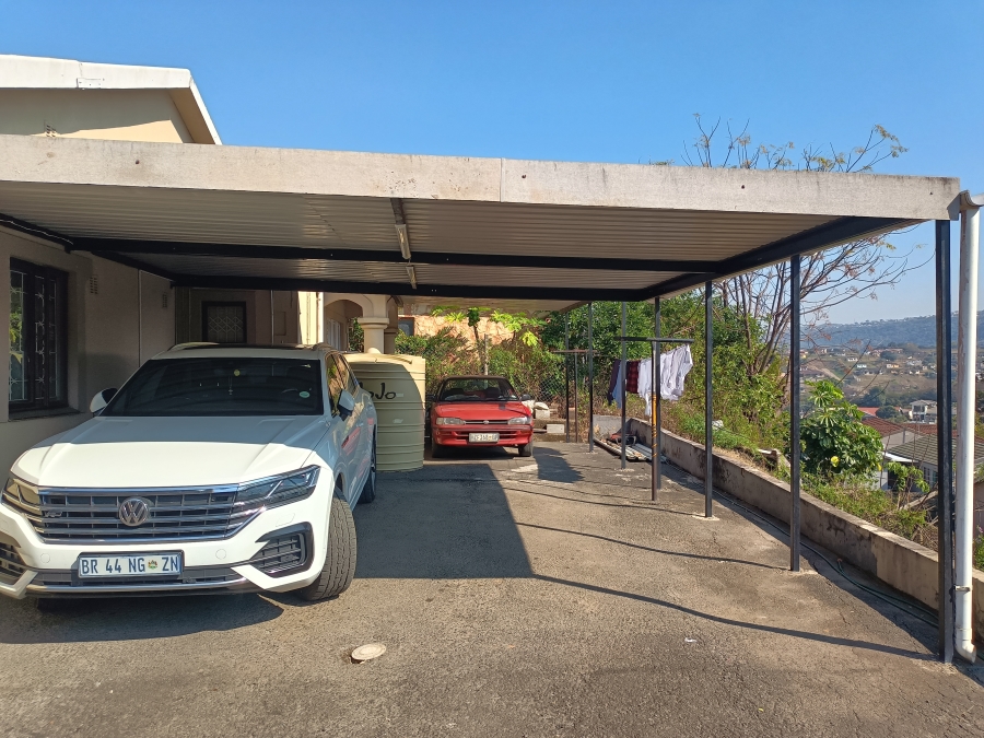 3 Bedroom Property for Sale in Parkgate KwaZulu-Natal