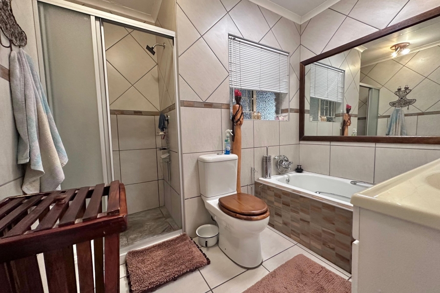 3 Bedroom Property for Sale in Huttenheights KwaZulu-Natal