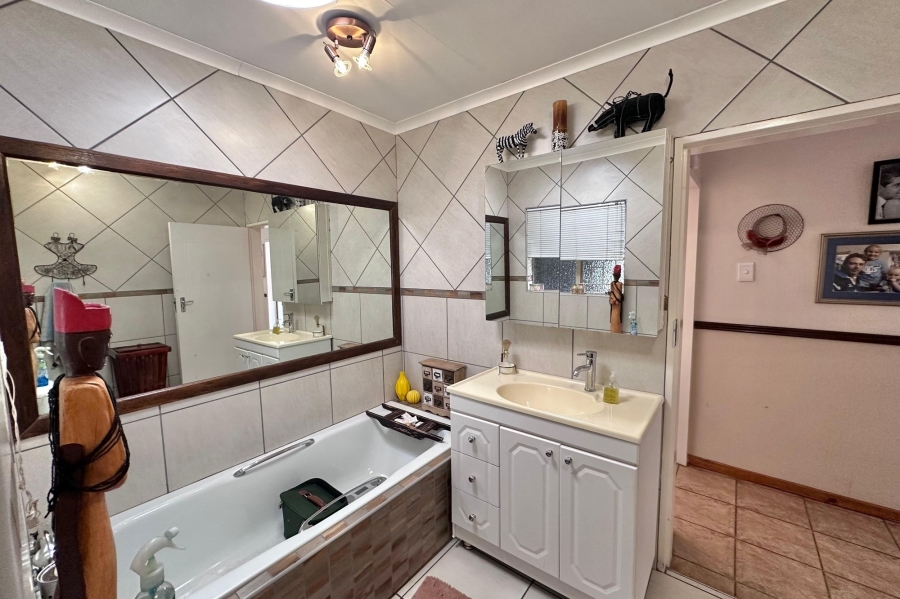 3 Bedroom Property for Sale in Huttenheights KwaZulu-Natal