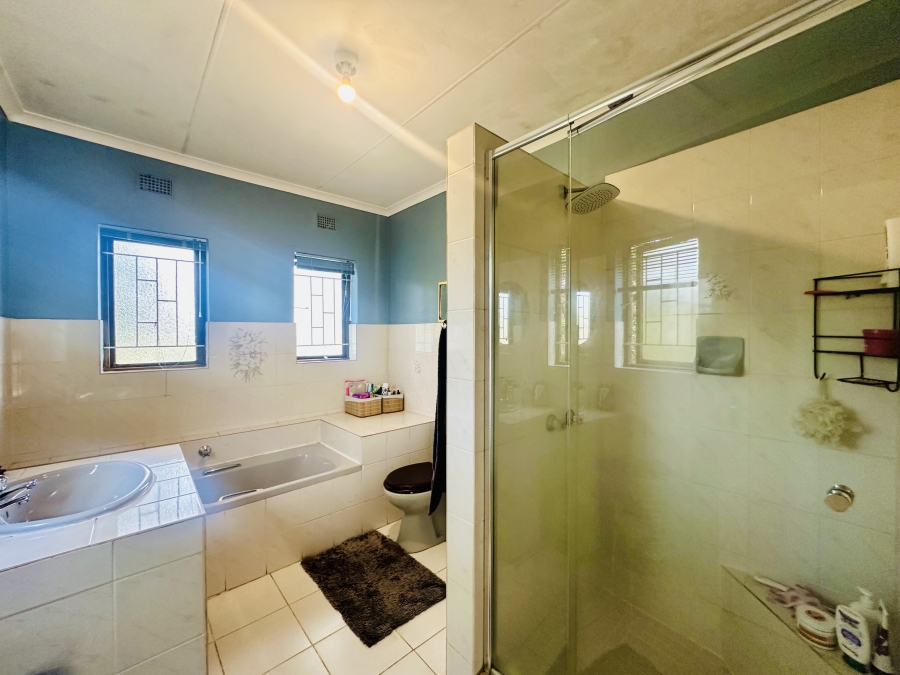 4 Bedroom Property for Sale in Meer En See KwaZulu-Natal