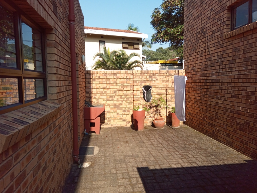 9 Bedroom Property for Sale in Glenmore KwaZulu-Natal