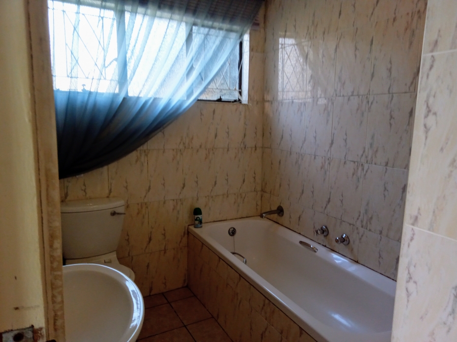 9 Bedroom Property for Sale in Glenmore KwaZulu-Natal