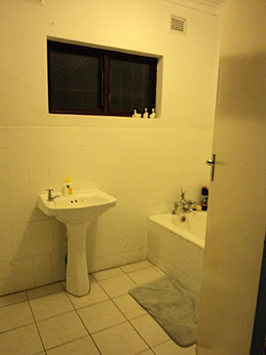 To Let 4 Bedroom Property for Rent in Bluff KwaZulu-Natal