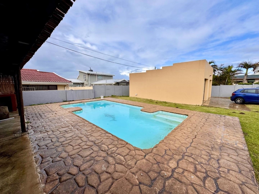 6 Bedroom Property for Sale in St Michaels On Sea KwaZulu-Natal