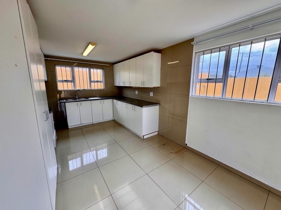 6 Bedroom Property for Sale in St Michaels On Sea KwaZulu-Natal