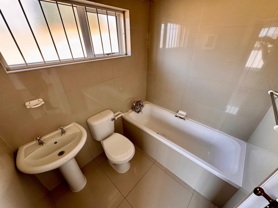 6 Bedroom Property for Sale in St Michaels On Sea KwaZulu-Natal