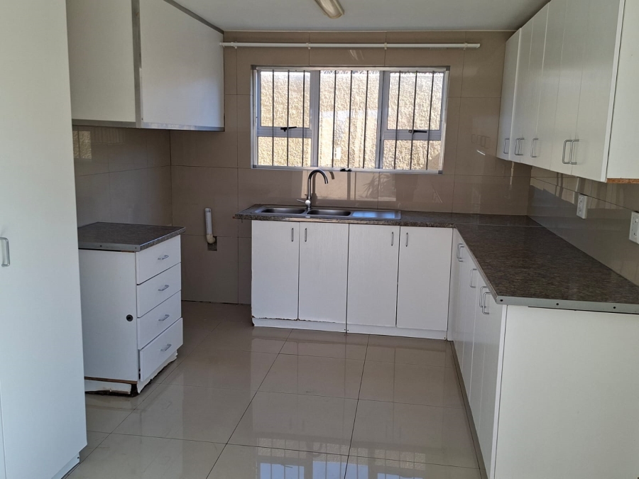6 Bedroom Property for Sale in St Michaels On Sea KwaZulu-Natal