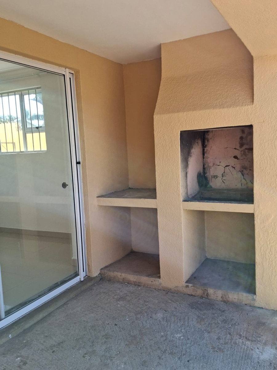 6 Bedroom Property for Sale in St Michaels On Sea KwaZulu-Natal