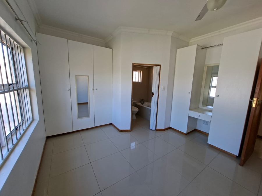 6 Bedroom Property for Sale in St Michaels On Sea KwaZulu-Natal