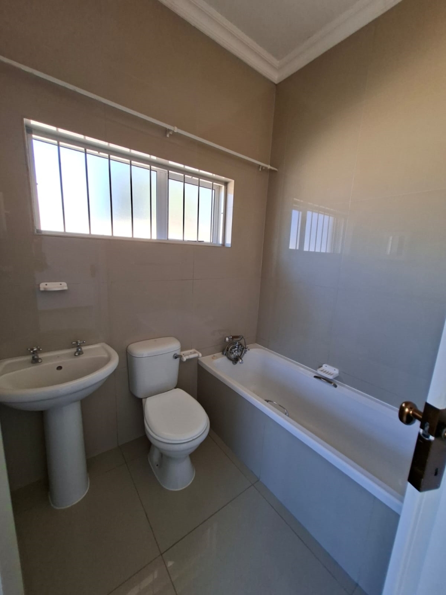 6 Bedroom Property for Sale in St Michaels On Sea KwaZulu-Natal
