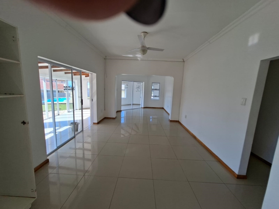 6 Bedroom Property for Sale in St Michaels On Sea KwaZulu-Natal
