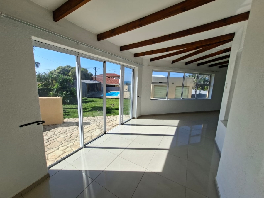 6 Bedroom Property for Sale in St Michaels On Sea KwaZulu-Natal