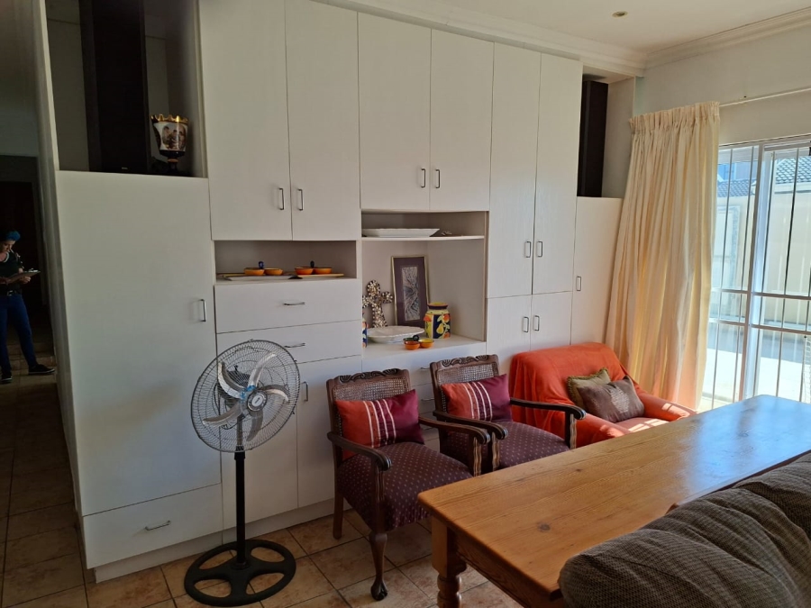 8 Bedroom Property for Sale in St Michaels On Sea KwaZulu-Natal