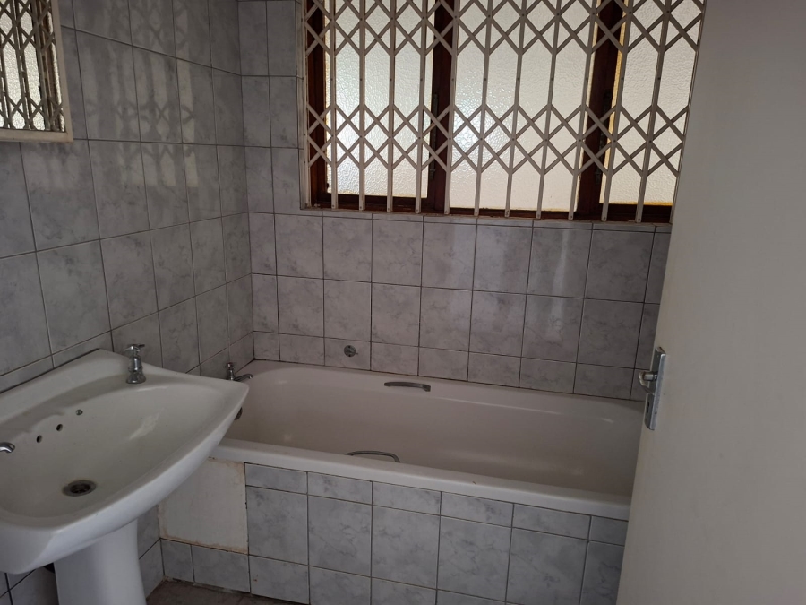 8 Bedroom Property for Sale in St Michaels On Sea KwaZulu-Natal