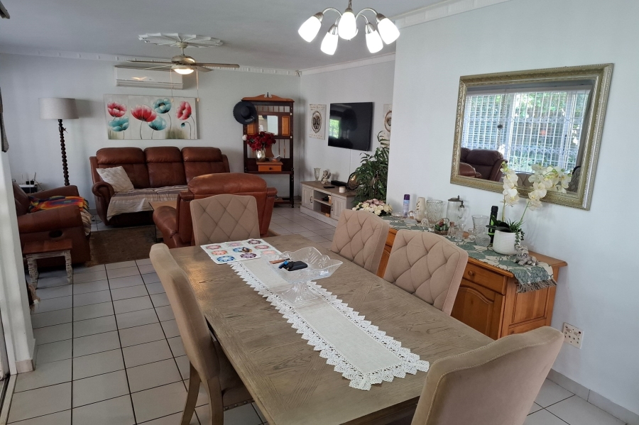 2 Bedroom Property for Sale in Uvongo KwaZulu-Natal