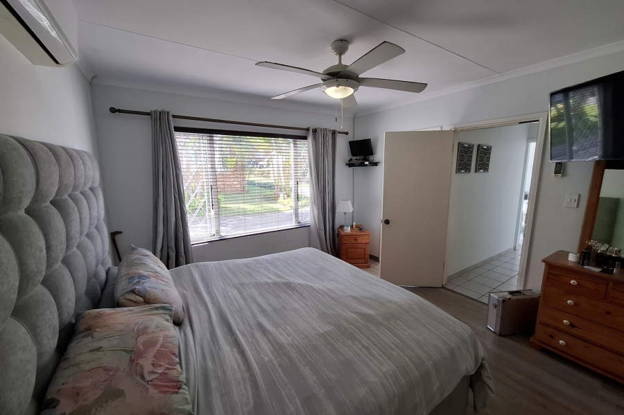 2 Bedroom Property for Sale in Uvongo KwaZulu-Natal