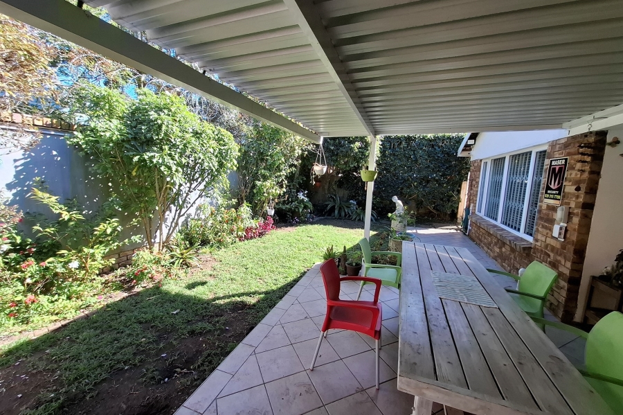 2 Bedroom Property for Sale in Uvongo KwaZulu-Natal