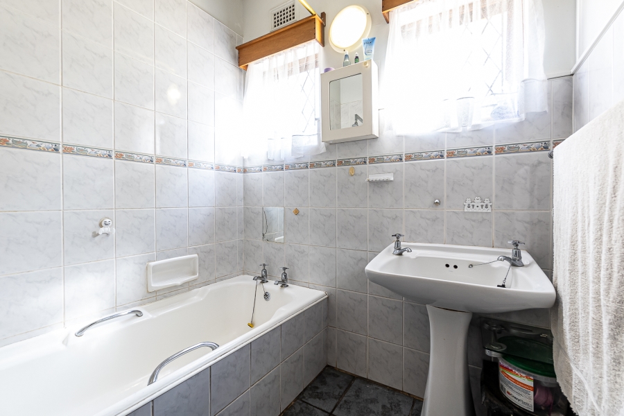 4 Bedroom Property for Sale in Amanzimtoti KwaZulu-Natal