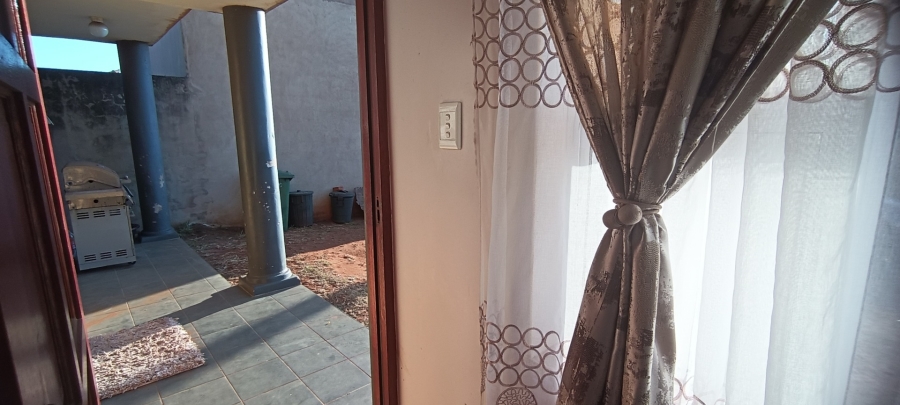 To Let 1 Bedroom Property for Rent in Bluff KwaZulu-Natal