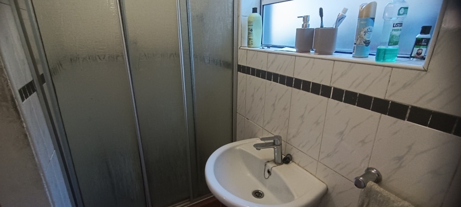 To Let 1 Bedroom Property for Rent in Bluff KwaZulu-Natal