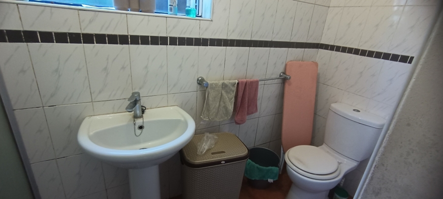 To Let 1 Bedroom Property for Rent in Bluff KwaZulu-Natal