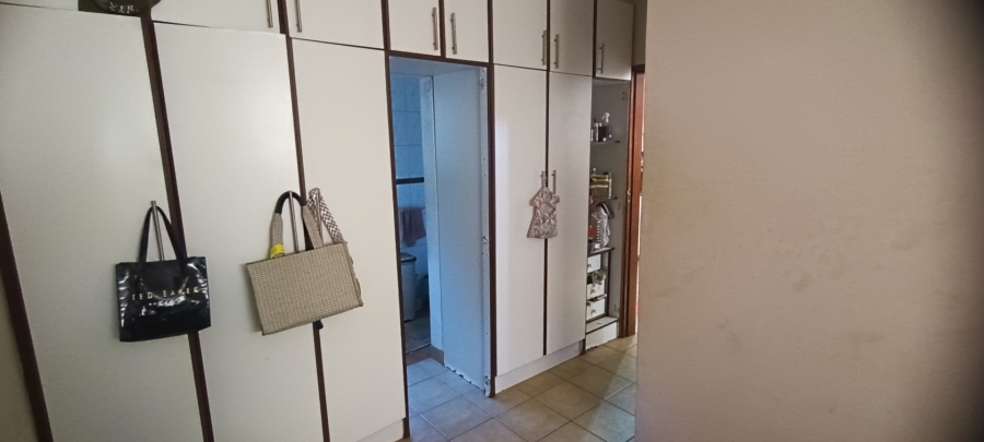 To Let 1 Bedroom Property for Rent in Bluff KwaZulu-Natal