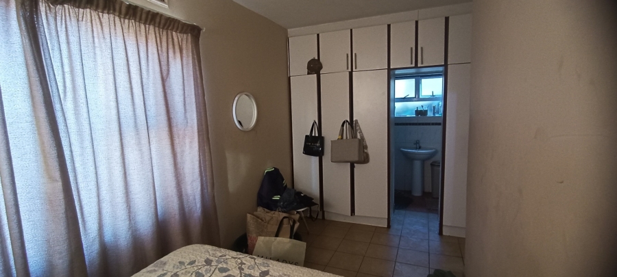 To Let 1 Bedroom Property for Rent in Bluff KwaZulu-Natal