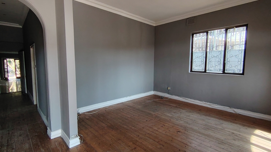 Commercial Property for Sale in Essenwood KwaZulu-Natal