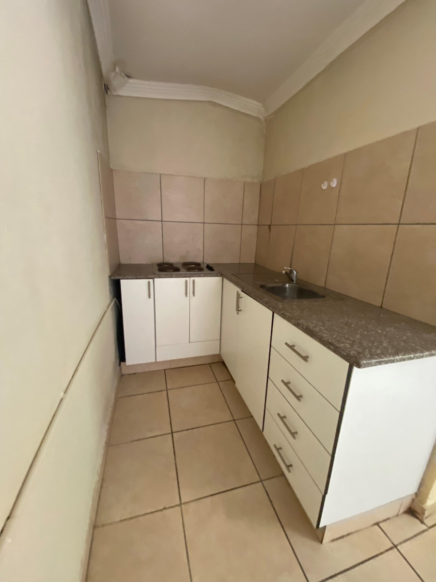 To Let 1 Bedroom Property for Rent in Empangeni Central KwaZulu-Natal