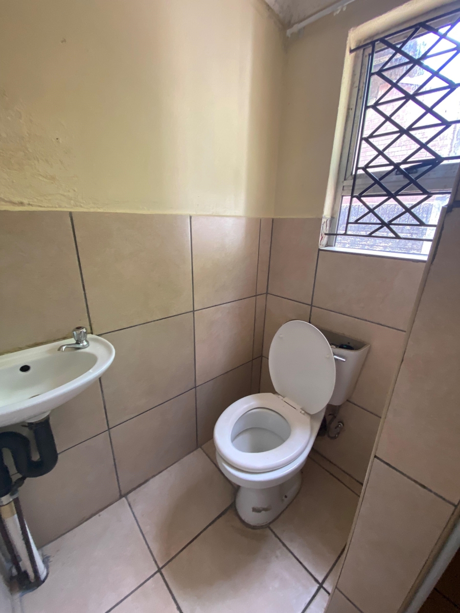 To Let 1 Bedroom Property for Rent in Empangeni Central KwaZulu-Natal