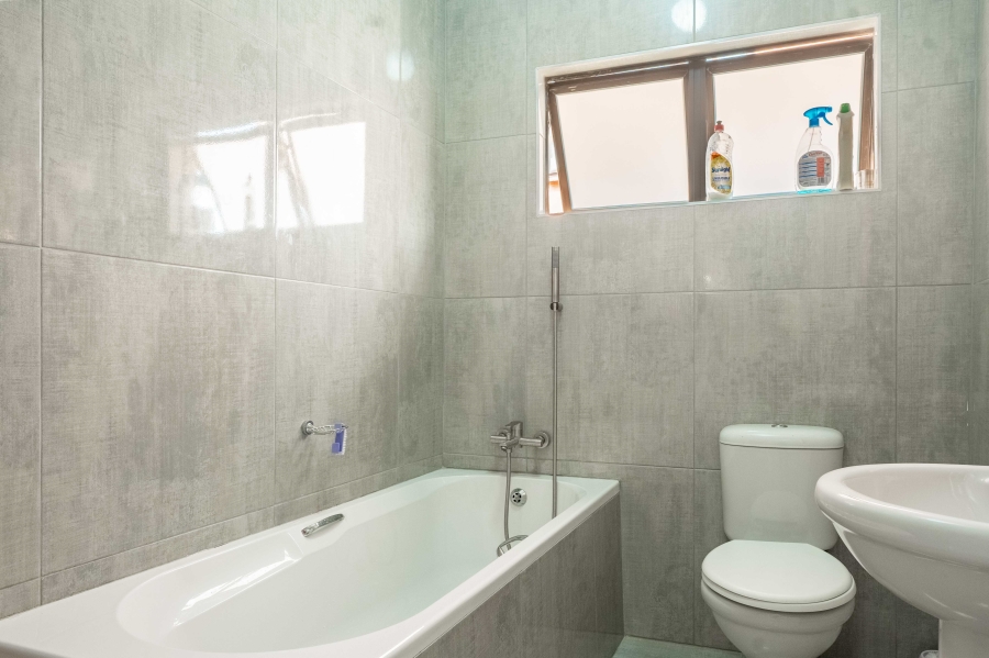 3 Bedroom Property for Sale in Lovu KwaZulu-Natal
