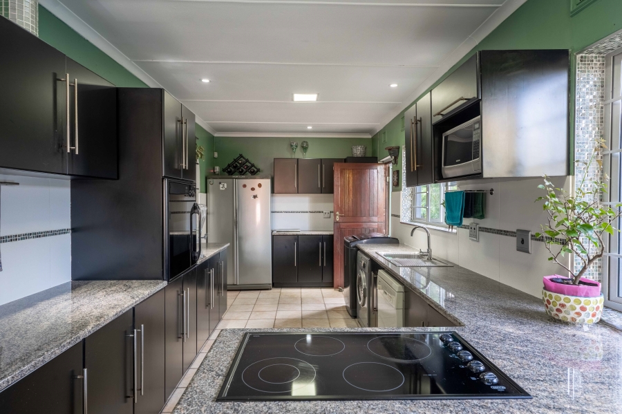 3 Bedroom Property for Sale in Amanzimtoti KwaZulu-Natal