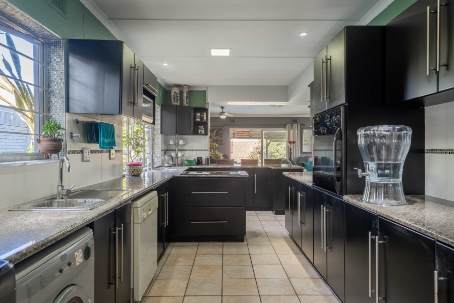 3 Bedroom Property for Sale in Amanzimtoti KwaZulu-Natal