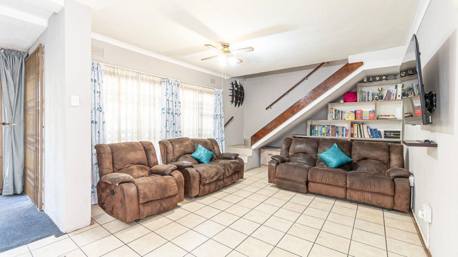 3 Bedroom Property for Sale in Amanzimtoti KwaZulu-Natal