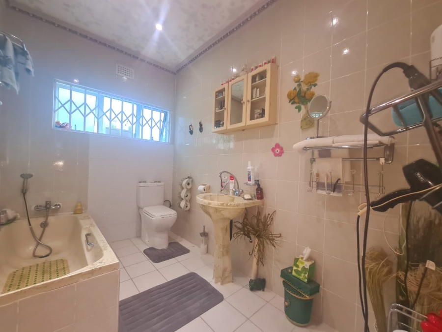 4 Bedroom Property for Sale in Padianager KwaZulu-Natal